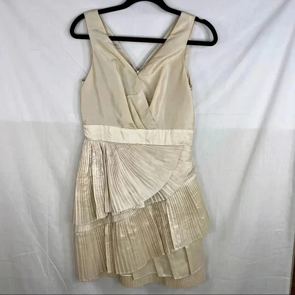 MAX AND CLEO Womens Champange Pleated Cocktail Evening Dress - Sz 6 Wedding